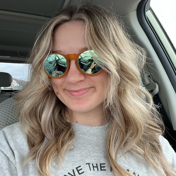 Meet your Posher, Maddie - Picture 1 of 1